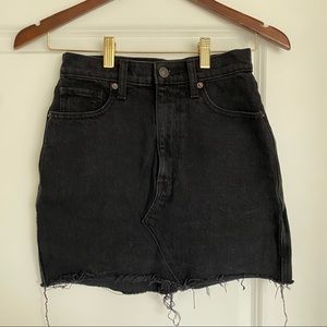 Curve Love Black Denim Mini, Size 25